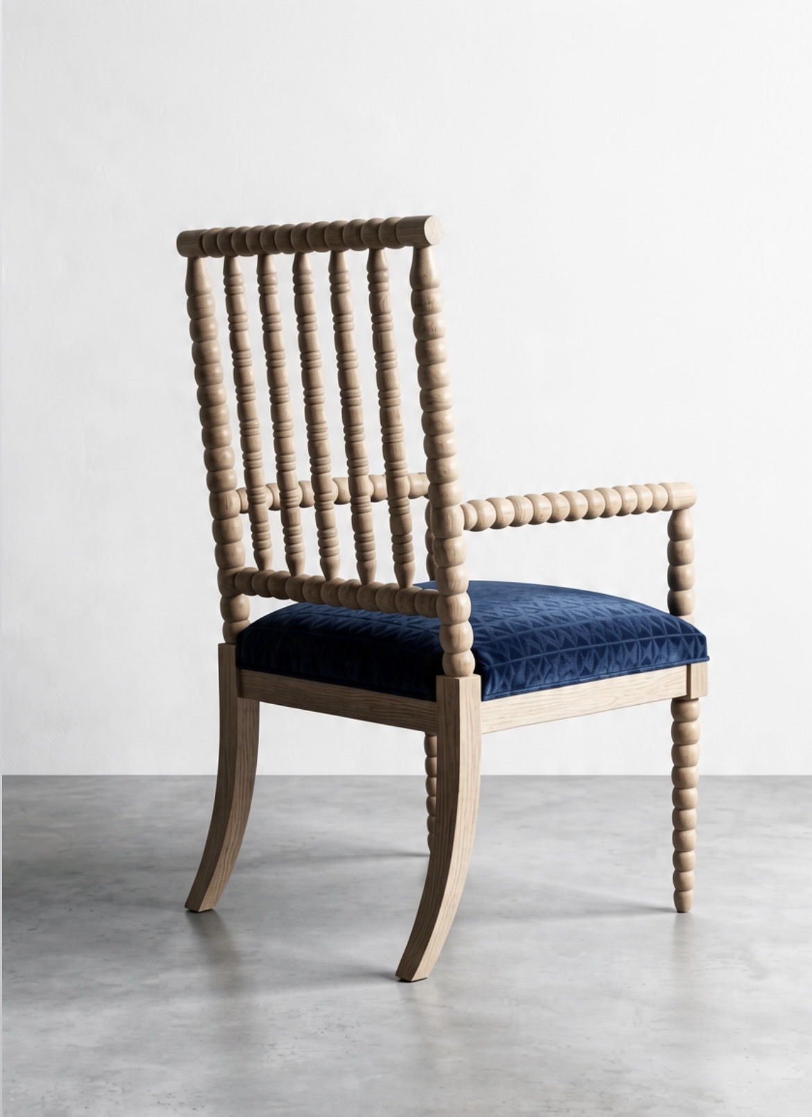 Silla artesanal de diseño europeo.