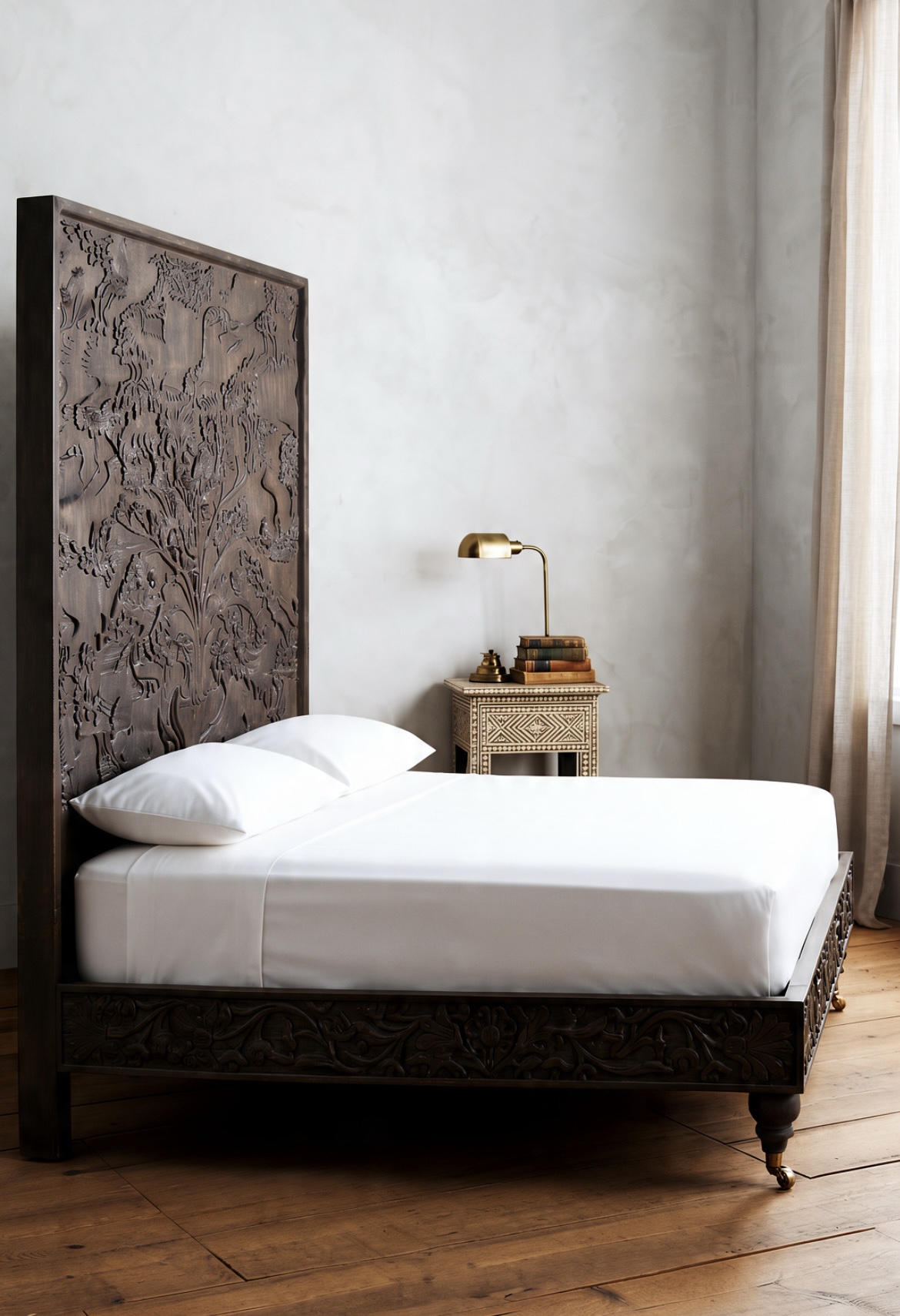 Cama Monarch Relief